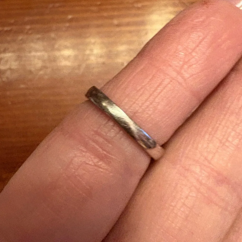 Dominique Sterling Silver Ring. Size 6 - Picture 3 of 4